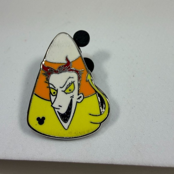 Disney Accessories - 💜3/$15💜 DISNEY TRADING PIN Villain Candy Corn Enamel Pin